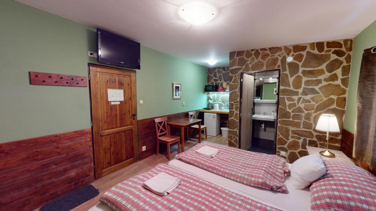 Ride Pub Drienica Apartment Exterior photo